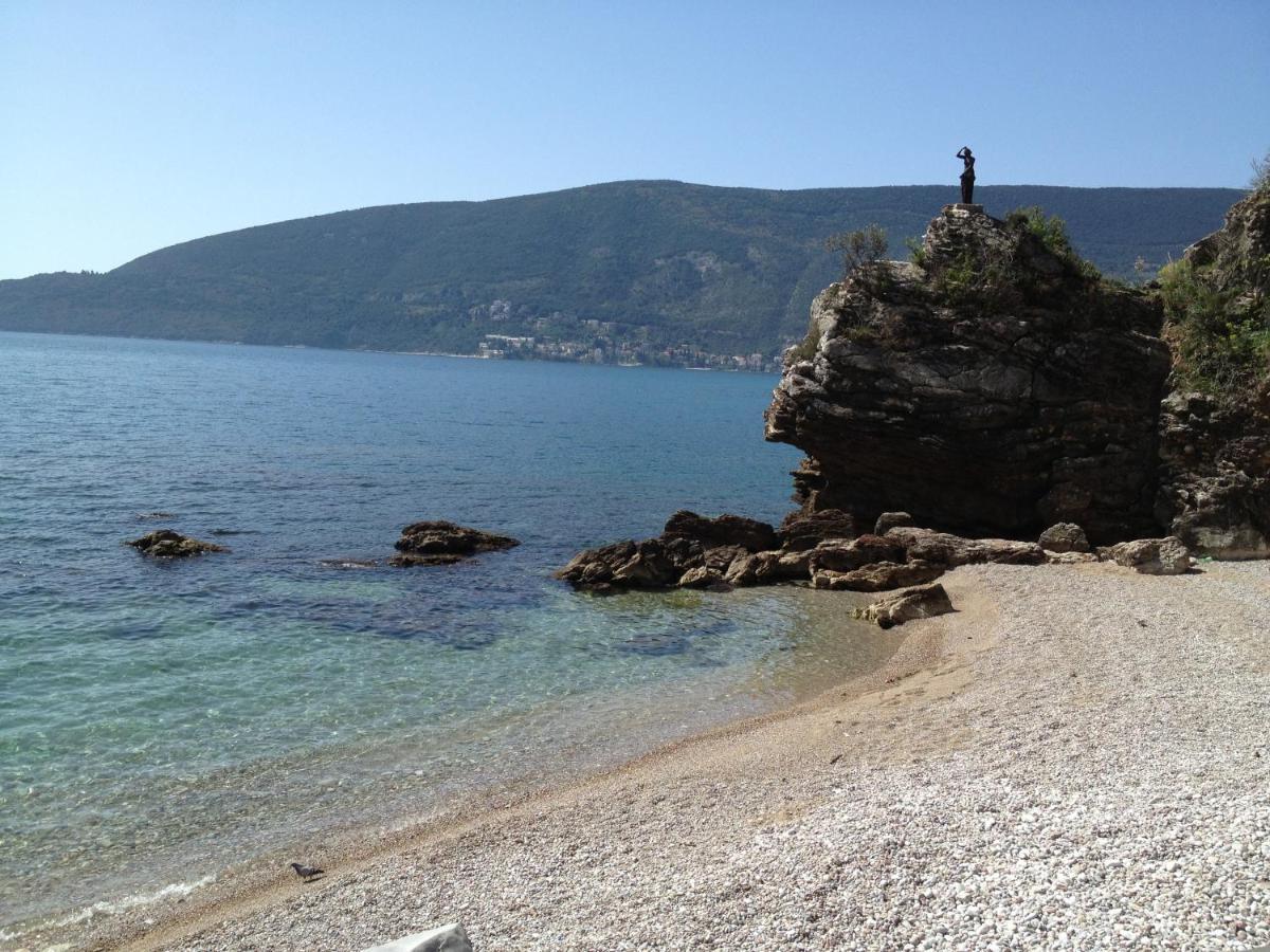 Hotel Vienna Herceg Novi Buitenkant foto
