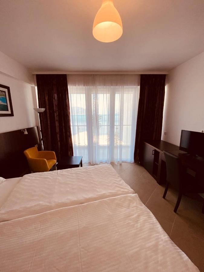Hotel Vienna Herceg Novi Buitenkant foto