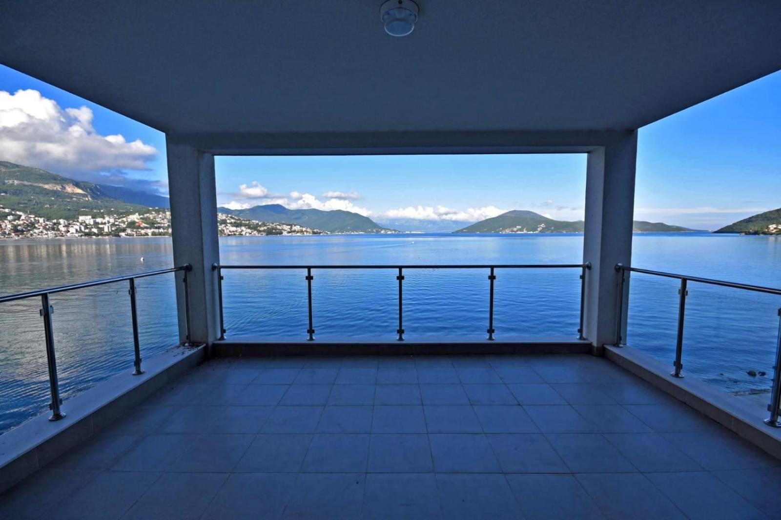 Hotel Vienna Herceg Novi Buitenkant foto
